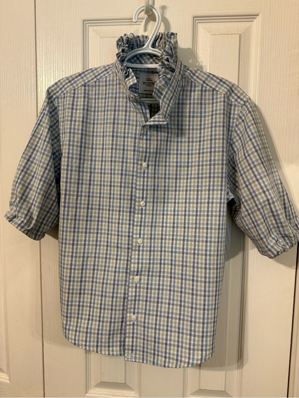 Boutique Ruffle Collar Plaid Short-Sleeve Button-Up Shirt